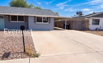 Building Photo - 3-Bed/2-Bath Home/ Pet Friendly/Available Now!