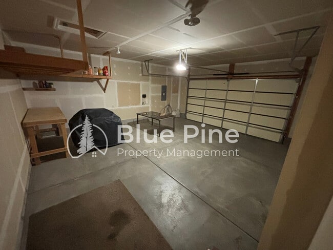 Building Photo - 5181 Ryanne Way