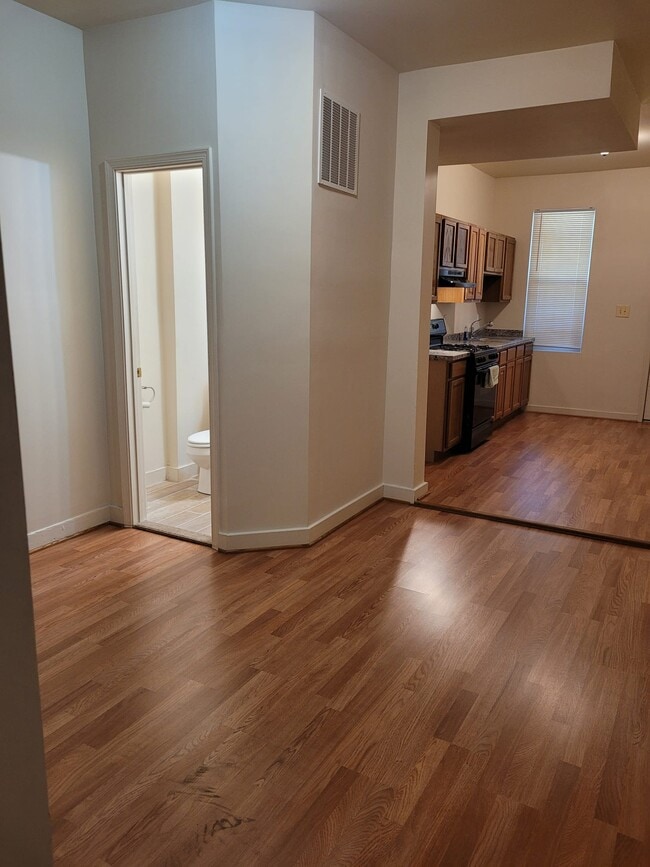 Building Photo - 1013 McKean Ave