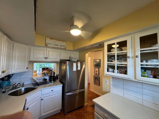 Building Photo - 5505 N Ocean Blvd