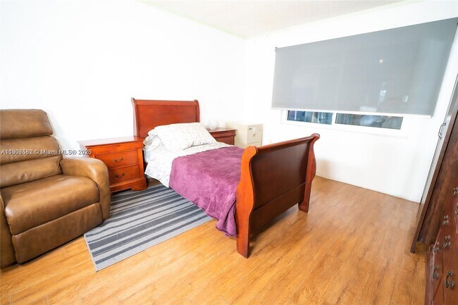 Building Photo - 8844 NW 113th St