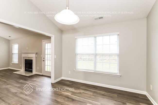 Building Photo - 2415 Pepperstone Dr