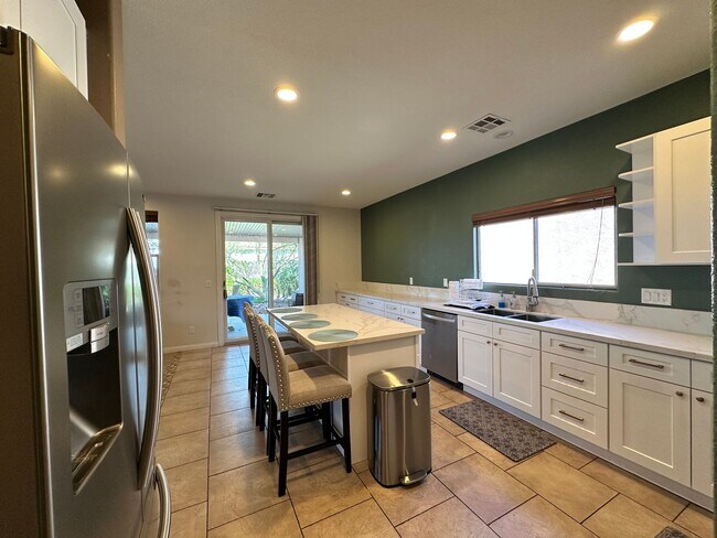 Building Photo - Furnished Home in Henderson