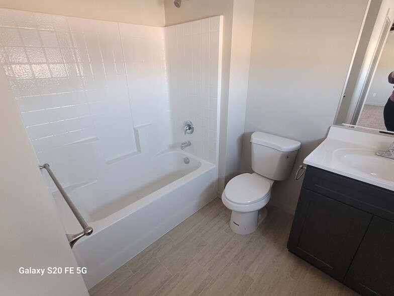 Building Photo - 195 El Camino Ave