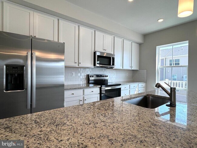Building Photo - 12 BROOKFIELD Mews