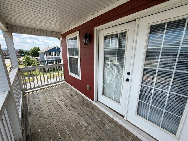 Building Photo - 537 N Keats Dr