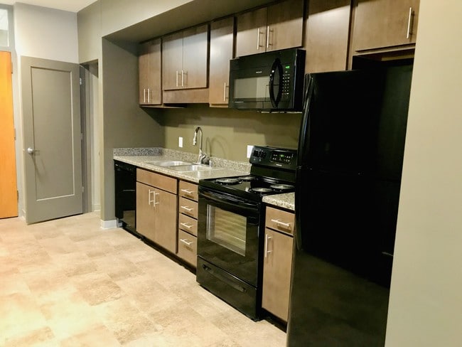Building Photo - 1606 Brady