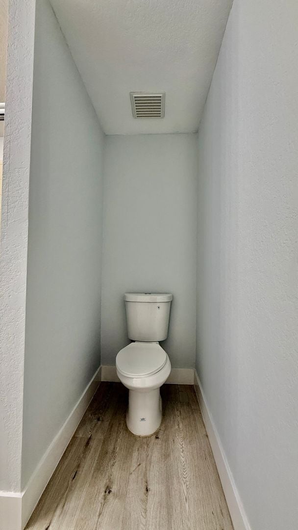 Building Photo - Spacious 3/3 Townhouse with Lake View – Sa...