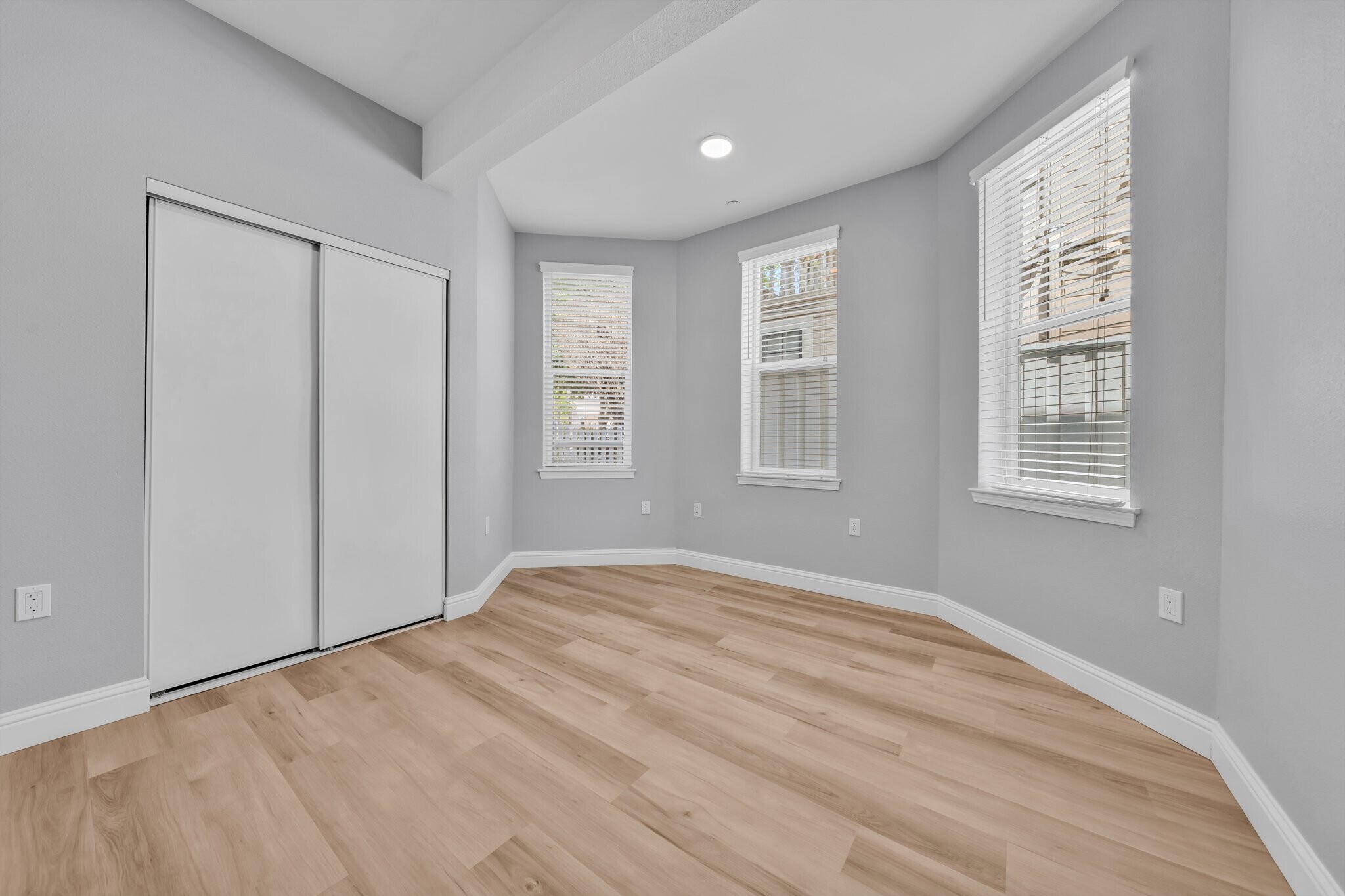Building Photo - 2020 Dwight Way