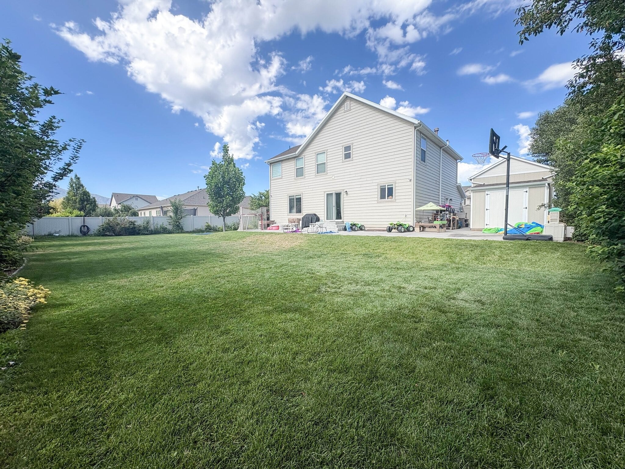 Building Photo - 98 N 1650 E