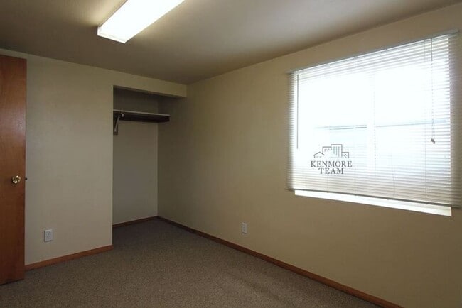 Building Photo - 4350 Elm Rd