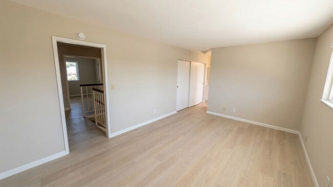 Building Photo - Modern Alameda Townhouse with Resort Style Amenities