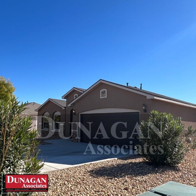 Building Photo - 409 Baler Ln