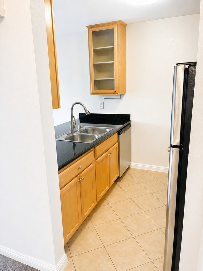 Building Photo - 4860 Rolando Ct