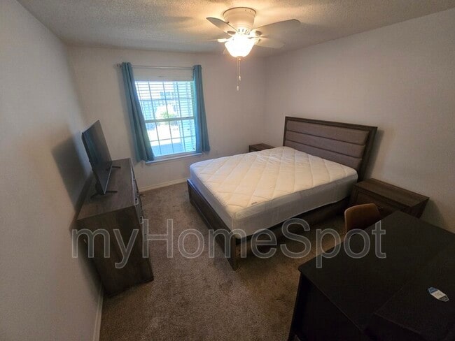 Building Photo - 9783 Cobblebrook Dr