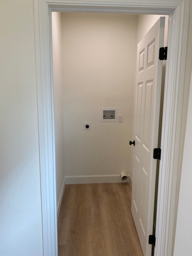 Building Photo - 921 I St