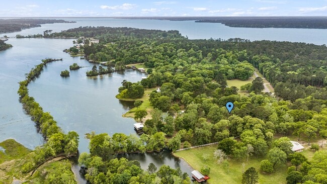 Building Photo - 15058 Lake Paula Dr