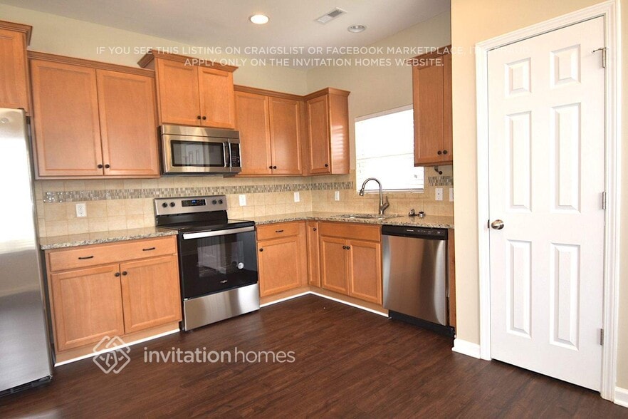 Building Photo - 1432 Ujamaa Dr