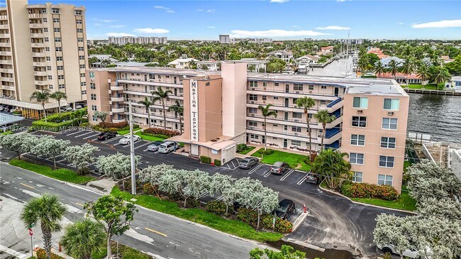 Building Photo - 401 N Riverside Dr