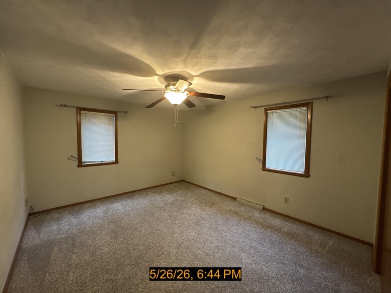 Building Photo - 2013 S Horizon Dr