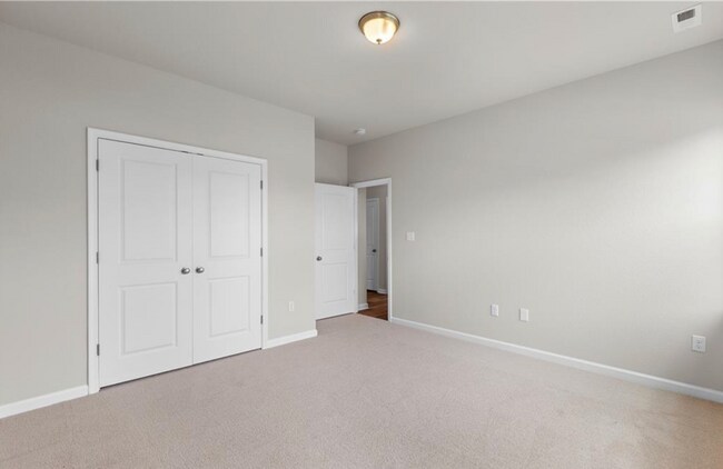 Building Photo - 1001 Hillpoint Rd