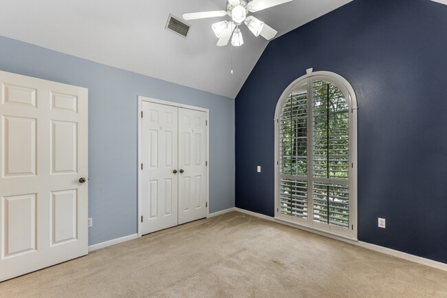 Building Photo - 1002 Amesbury Ct