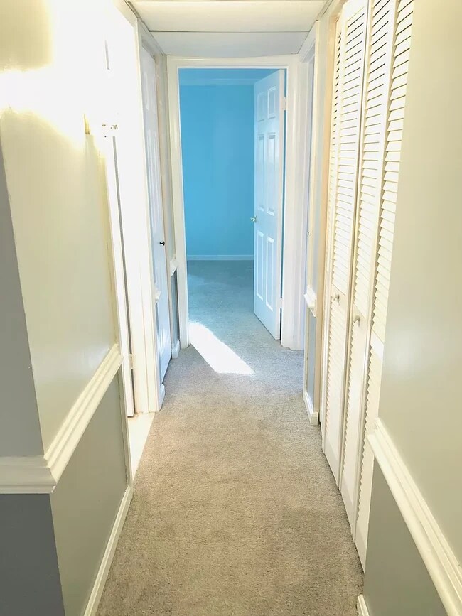 Building Photo - 201 Star Pointe Ct