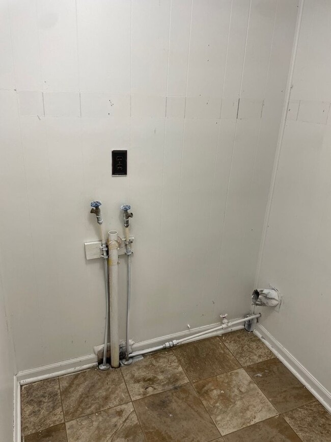 Building Photo - 2 bdrm singlewide with additions