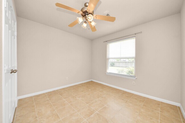 Building Photo - 7730 Trail Hollow