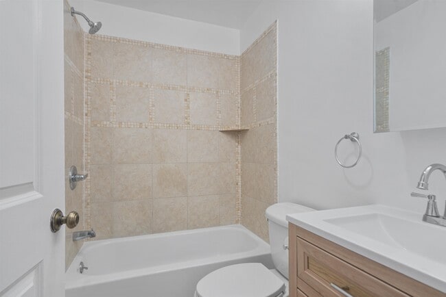 Building Photo - 149 Grant Ave