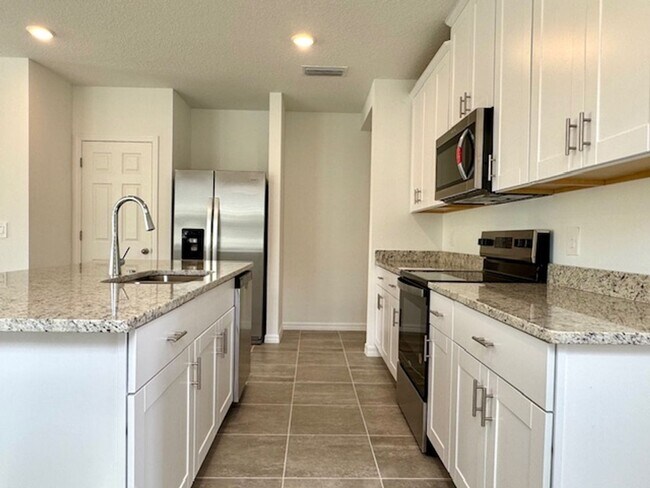 Building Photo - Brand new, energy-efficient 4 Bedroom Home...