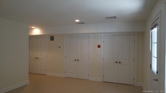 Building Photo - 52 Campfield Dr