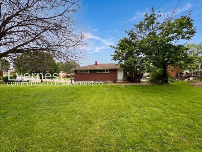 Building Photo - 638 Garden City Dr
