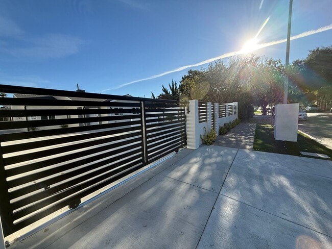 Building Photo - All solar new construction 3/3 house