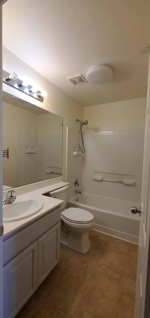 Building Photo - Modern Townhome in Prime San Mateo Location