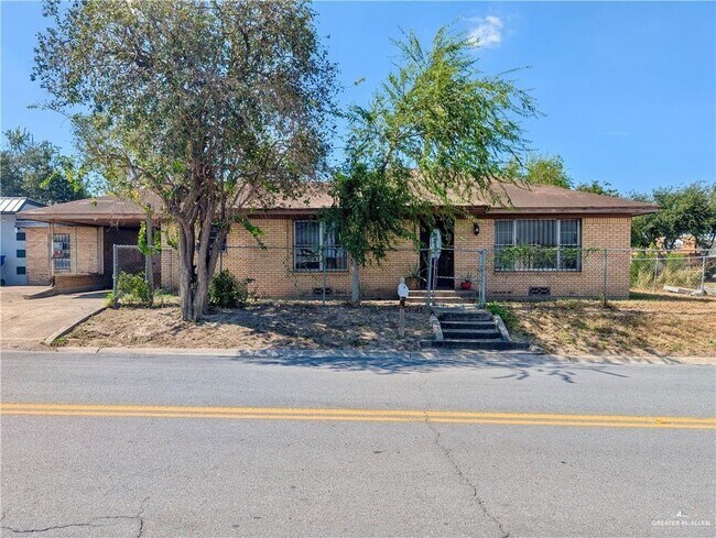 Primary Photo - 14 Fresno Ave