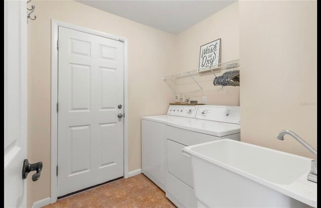 Building Photo - 110 42nd Ave N