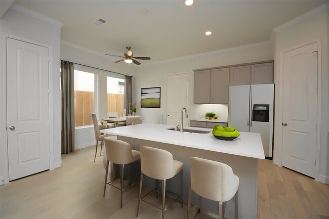 Building Photo - 1847 Sul Ross St