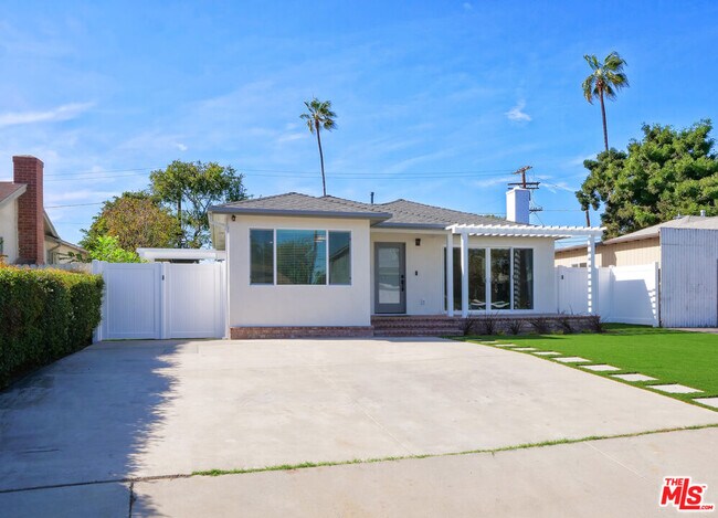 Building Photo - 11323 Utopia Ave