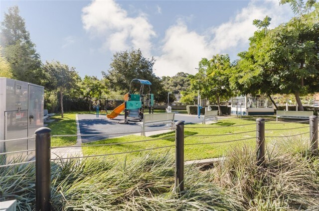 Building Photo - 1116 E Palmer Ave