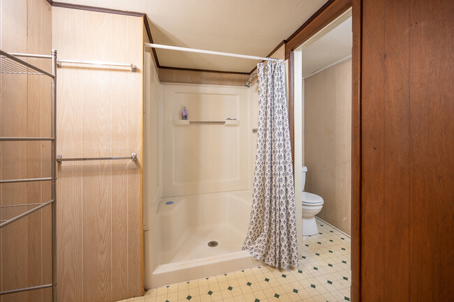 Bathroom 2 (upstairs) - 2123 W Sherwood Ave