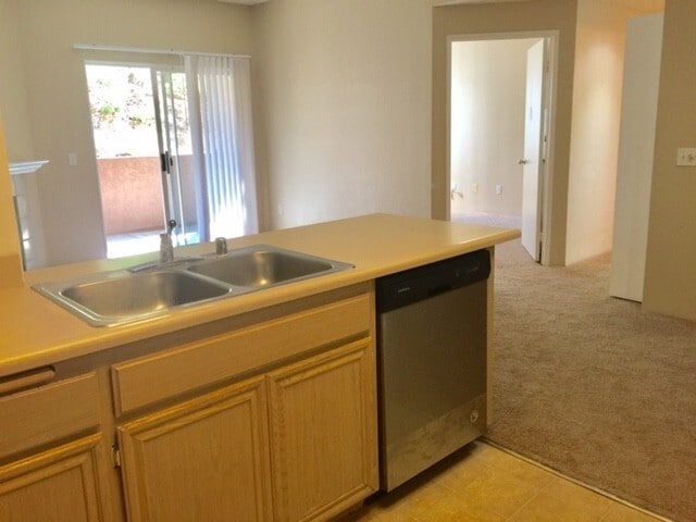 Building Photo - RB 2 Br 2 BathPetOK+washer+Dryer All Appl 2 Prkg spots>TEXT 858-774-1574