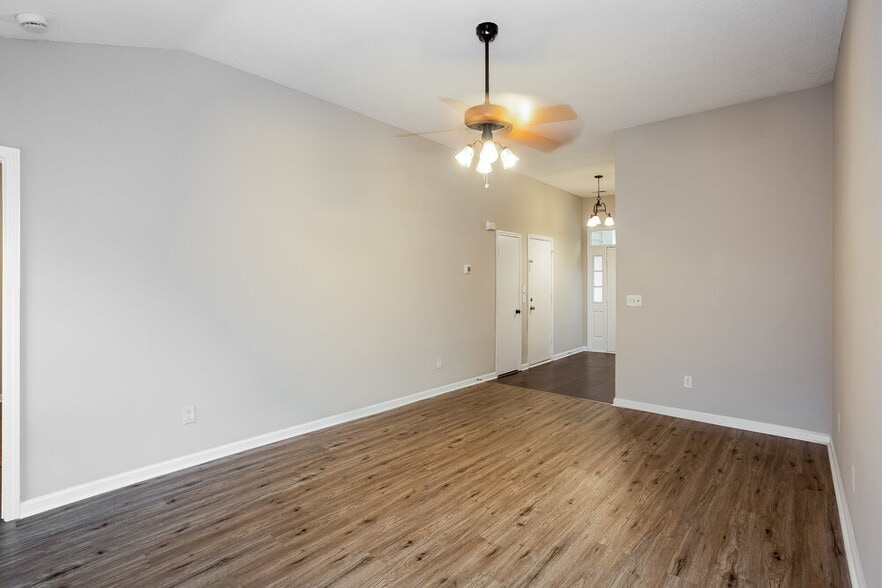 Building Photo - 10342 Battle Ct