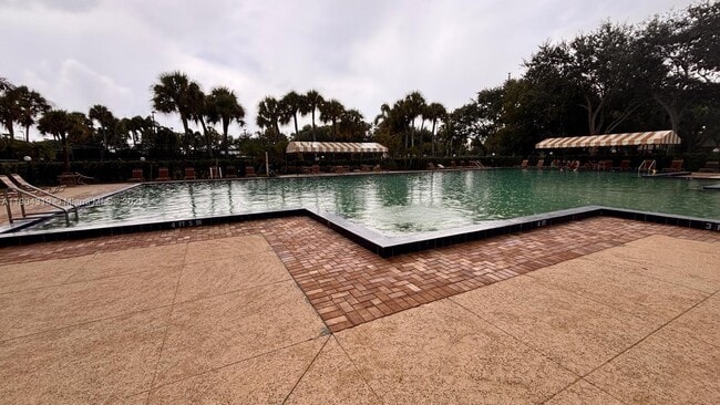 Building Photo - 206 Charter Way