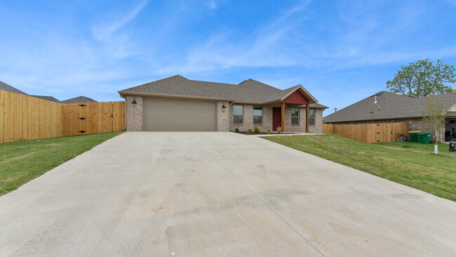 Building Photo - 52 Watson Ln