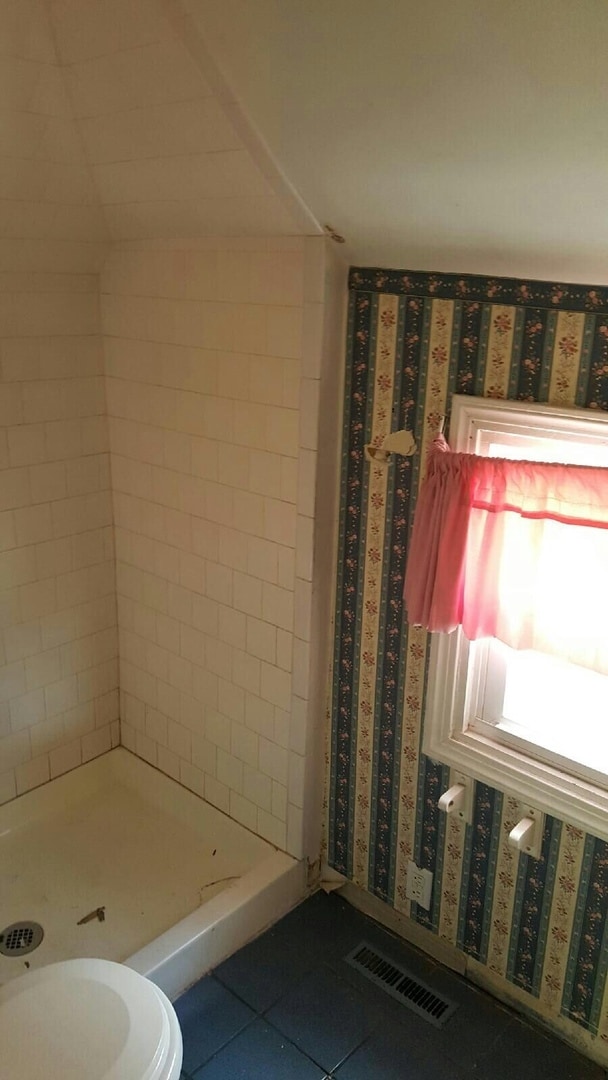 Primary Photo - 3 bedrooms 2 full baths