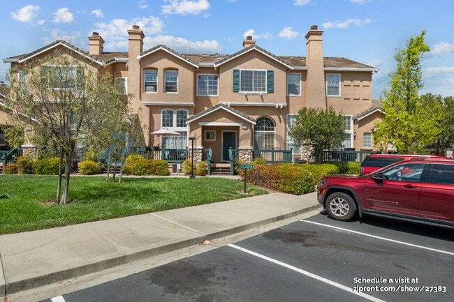 Primary Photo - 2018 Swan St