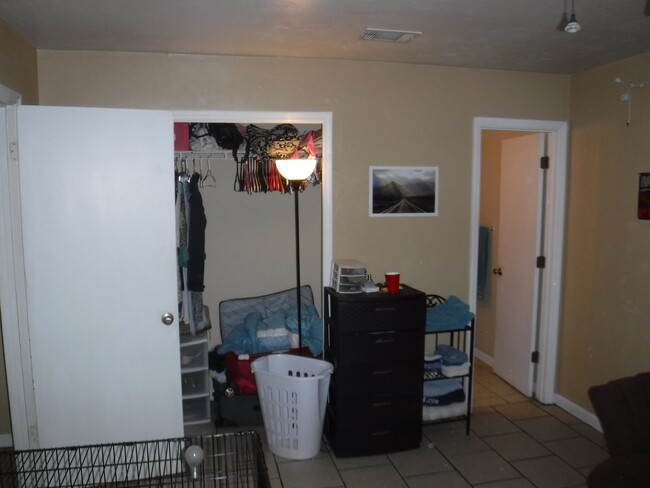 Building Photo - 2 BR / 2 BA Single Family Home in Renegade...