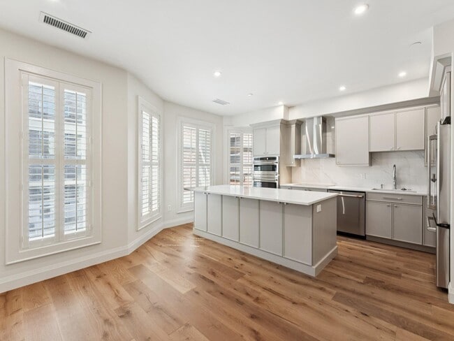 Building Photo - 1508 21st St NW