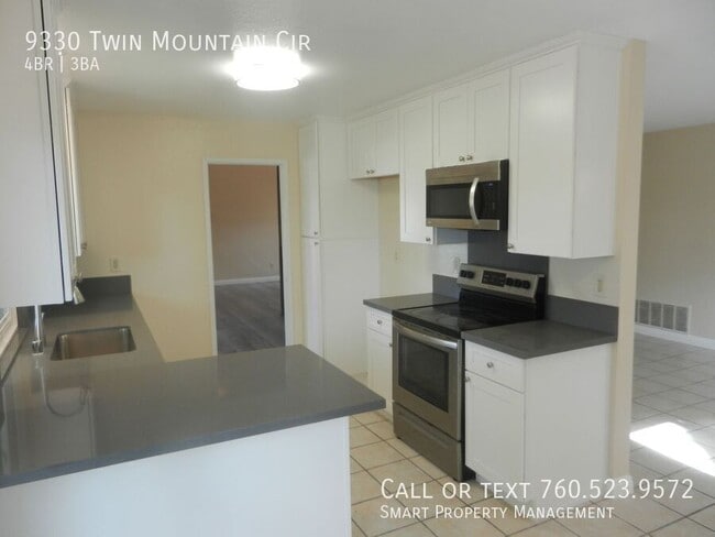 Building Photo - 9330 Twin Mountain Cir